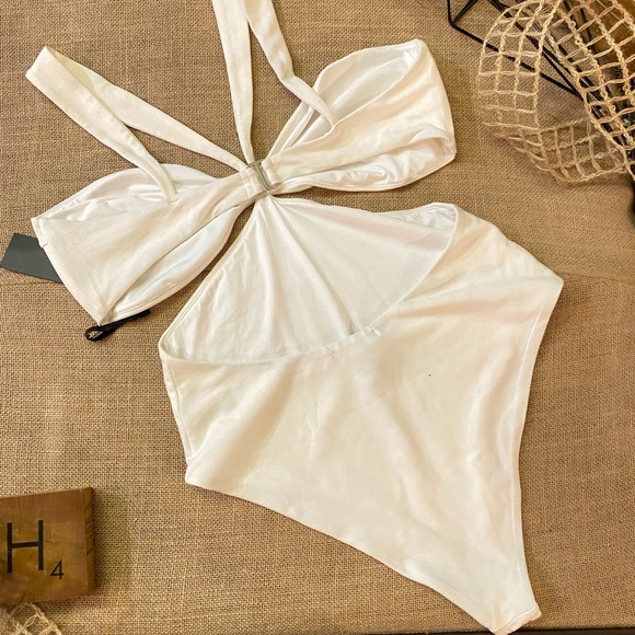 NWOT Hours WHITE Cut Out Bodysuit Size L - Picture 5 of 5